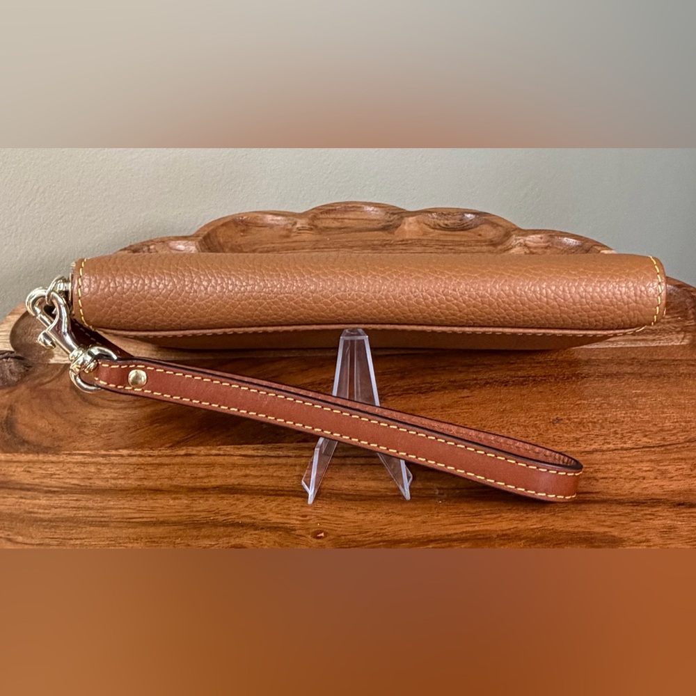 Dooney & Bourke Zip Around Wallet Wristlet Carmel Brown Pebble Leather NWOT - Picture 12 of 16